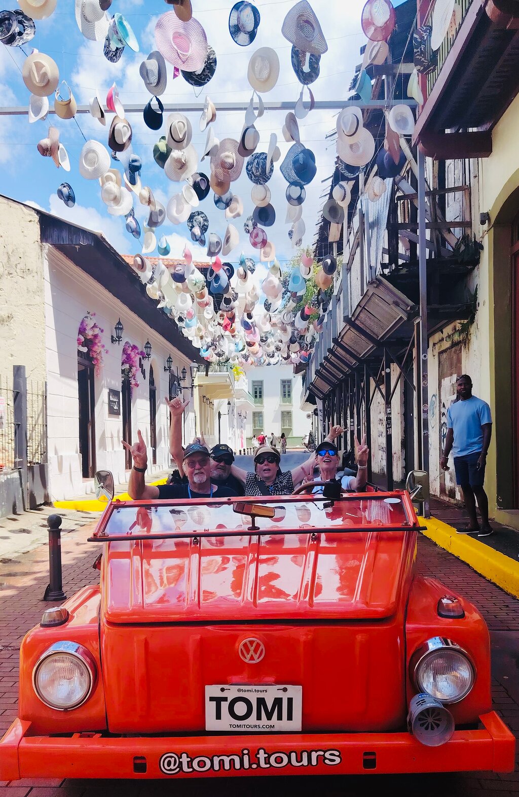 VW Safari tour in Panama City with Tomi Tours